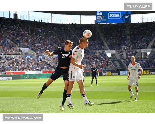 斯图加特vs法兰克福对攻战，半场2-1逆转引主场沸腾