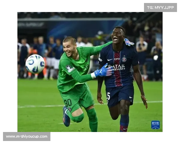 巴黎超级杯点球大战，门将舍瓦利耶两连扑锁定年度首冠